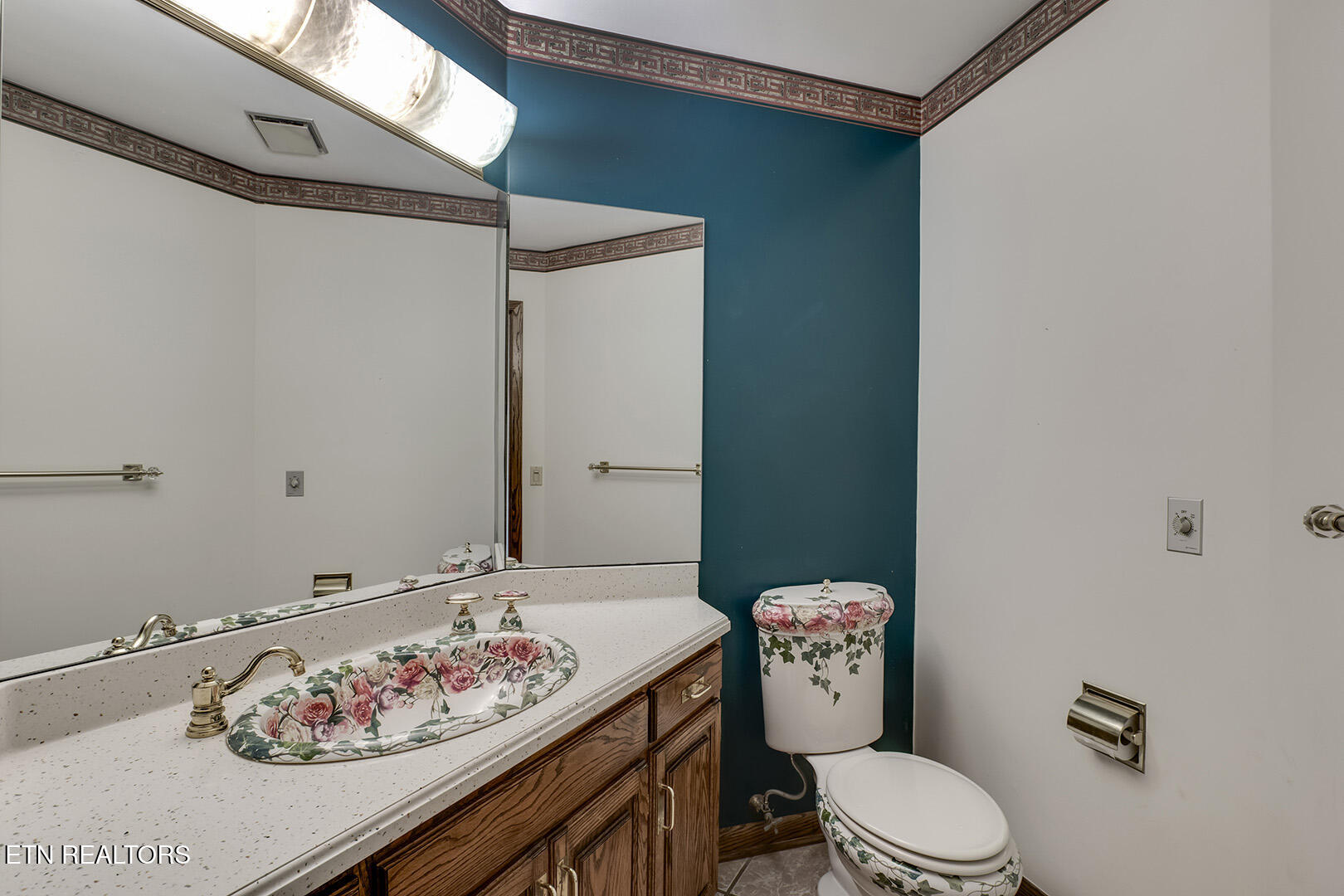 Loudon, Tennessee 37774, United States, 3 Bedrooms Bedrooms, ,4 BathroomsBathrooms,Residential,Active,246603