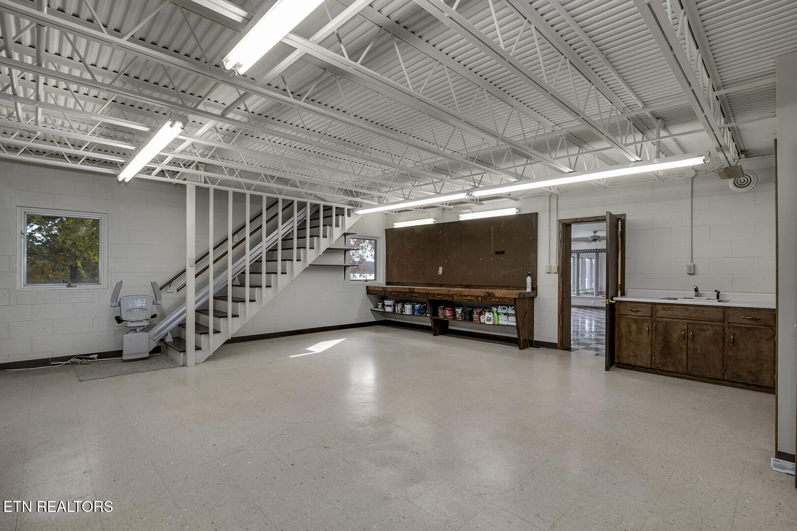 Loudon, Tennessee 37774, United States, 3 Bedrooms Bedrooms, ,4 BathroomsBathrooms,Residential,Active,246603