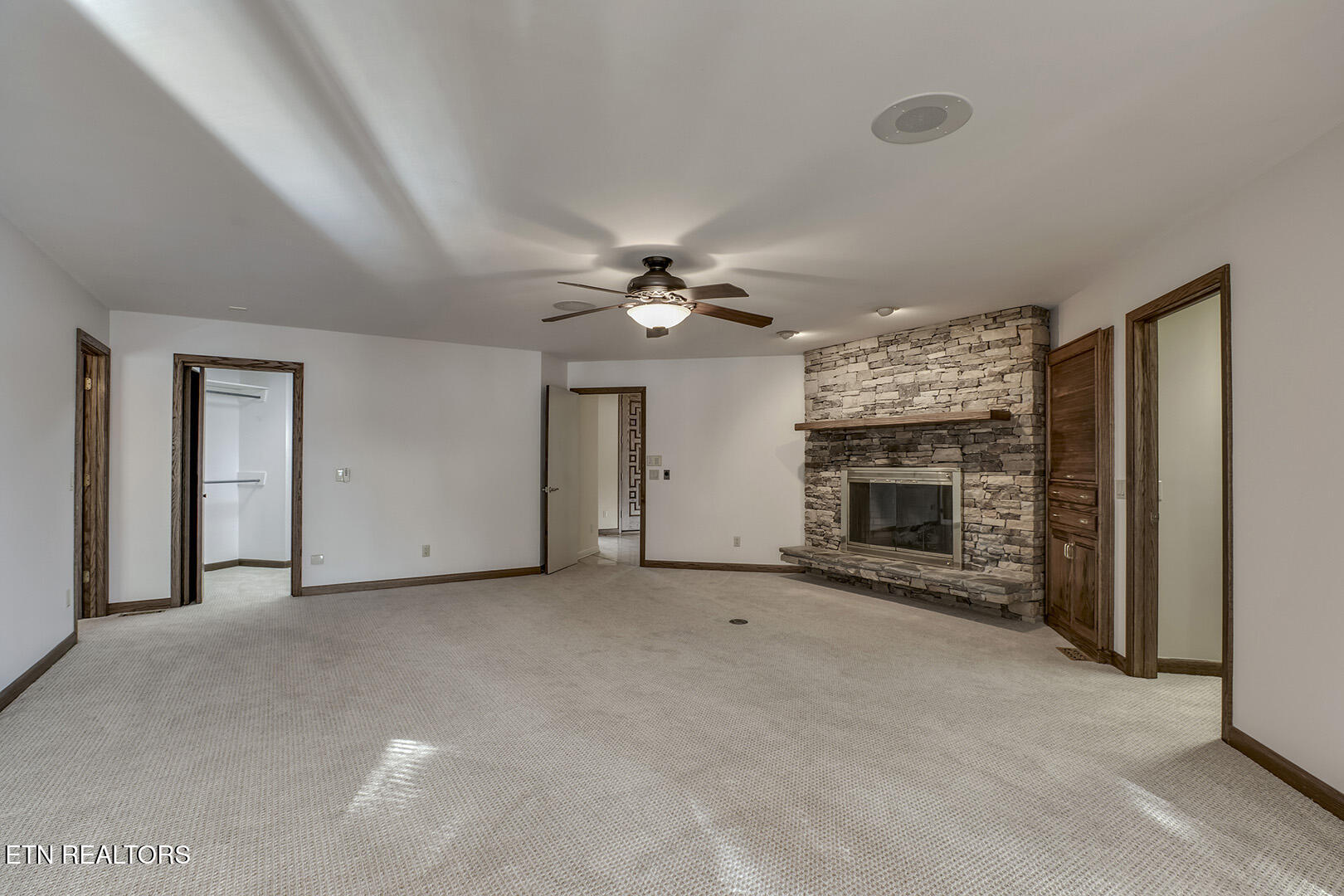 Loudon, Tennessee 37774, United States, 3 Bedrooms Bedrooms, ,4 BathroomsBathrooms,Residential,Active,246603