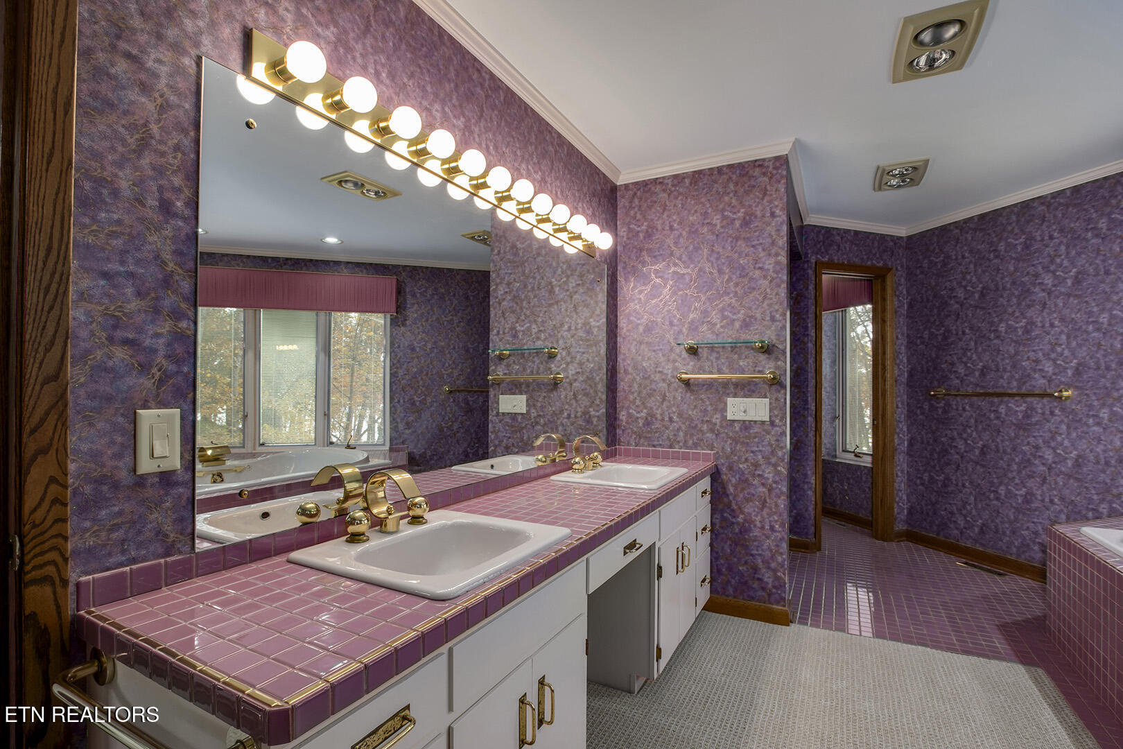 Loudon, Tennessee 37774, United States, 3 Bedrooms Bedrooms, ,4 BathroomsBathrooms,Residential,Active,246603