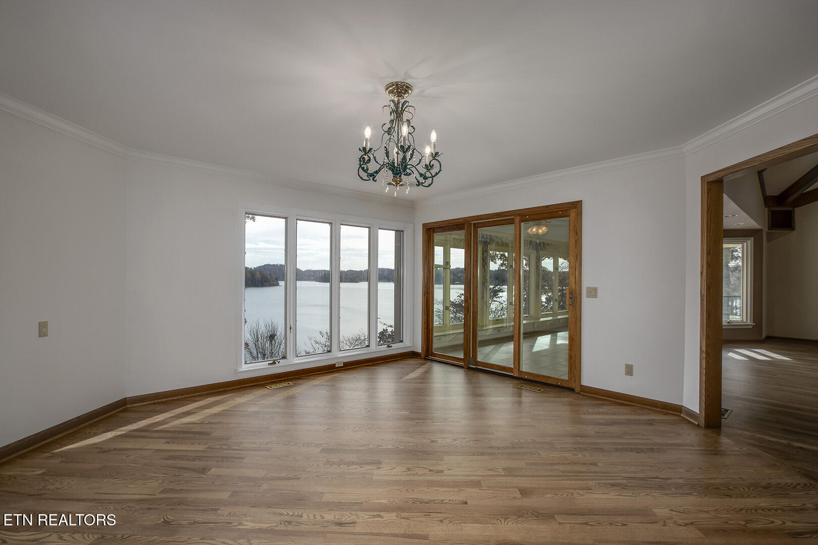 Loudon, Tennessee 37774, United States, 3 Bedrooms Bedrooms, ,4 BathroomsBathrooms,Residential,Active,246603