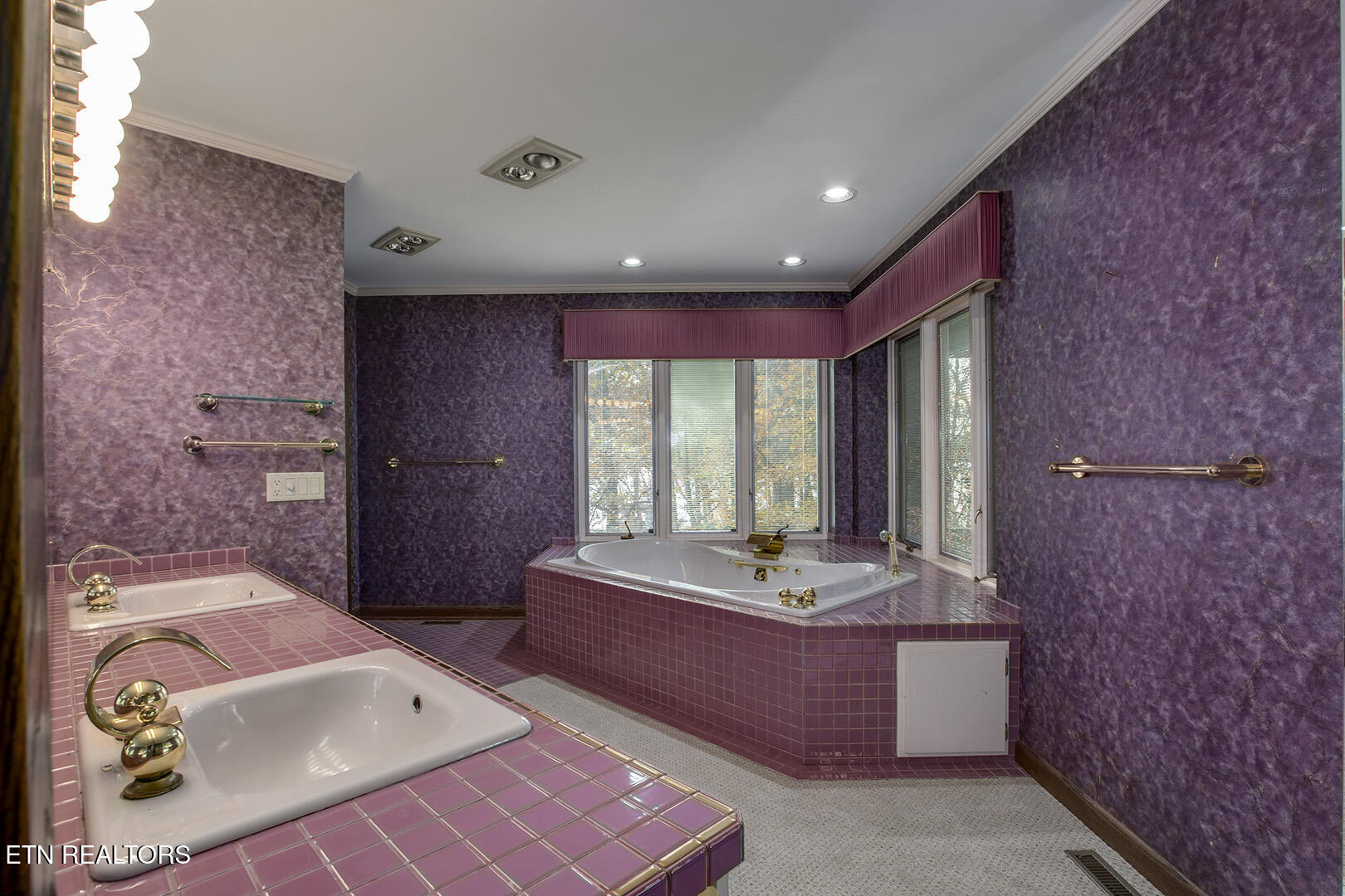 Loudon, Tennessee 37774, United States, 3 Bedrooms Bedrooms, ,4 BathroomsBathrooms,Residential,Active,246603