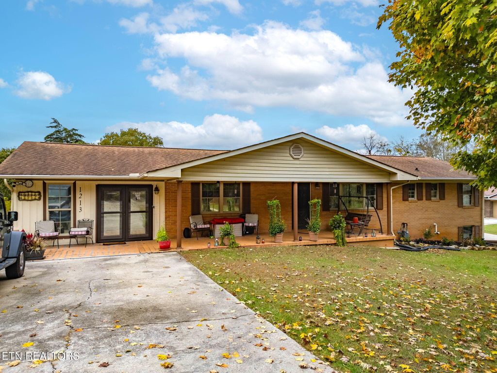 Photo of 1213 Carter Drive, Jefferson City, TN 37760 (MLS # 1311968)