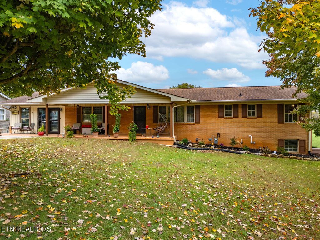 Photo of 1213 Carter Drive, Jefferson City, TN 37760 (MLS # 1311968)