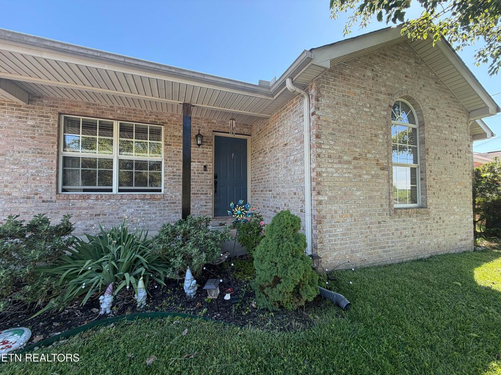 Photo of 8134 Marsala Lane, Knoxville, TN 37938 (MLS # 1339128)