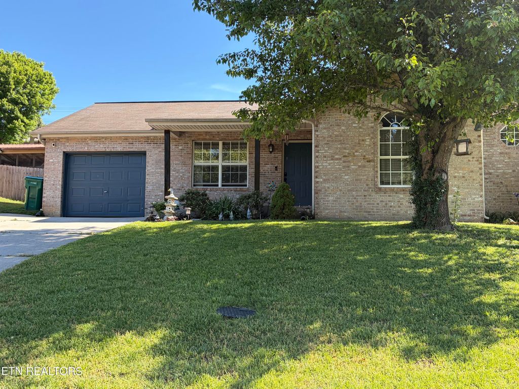 Photo of 8134 Marsala Lane, Knoxville, TN 37938 (MLS # 1339128)