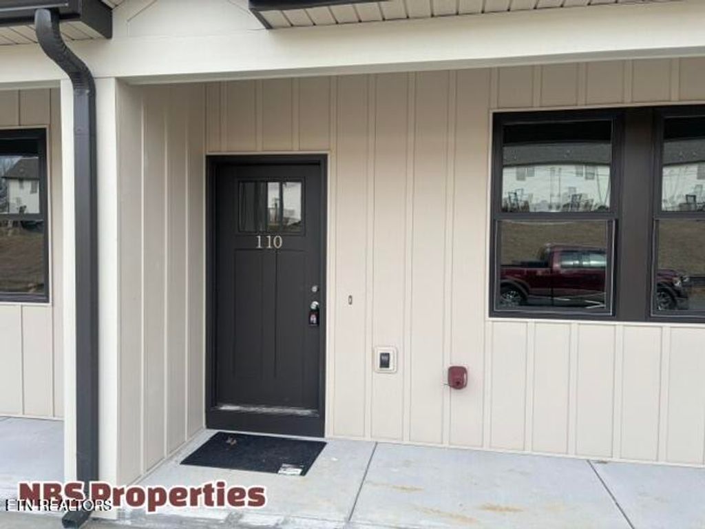 Photo of 110 Emerson Way, Lenoir City, TN 37772 (MLS # 1328545)