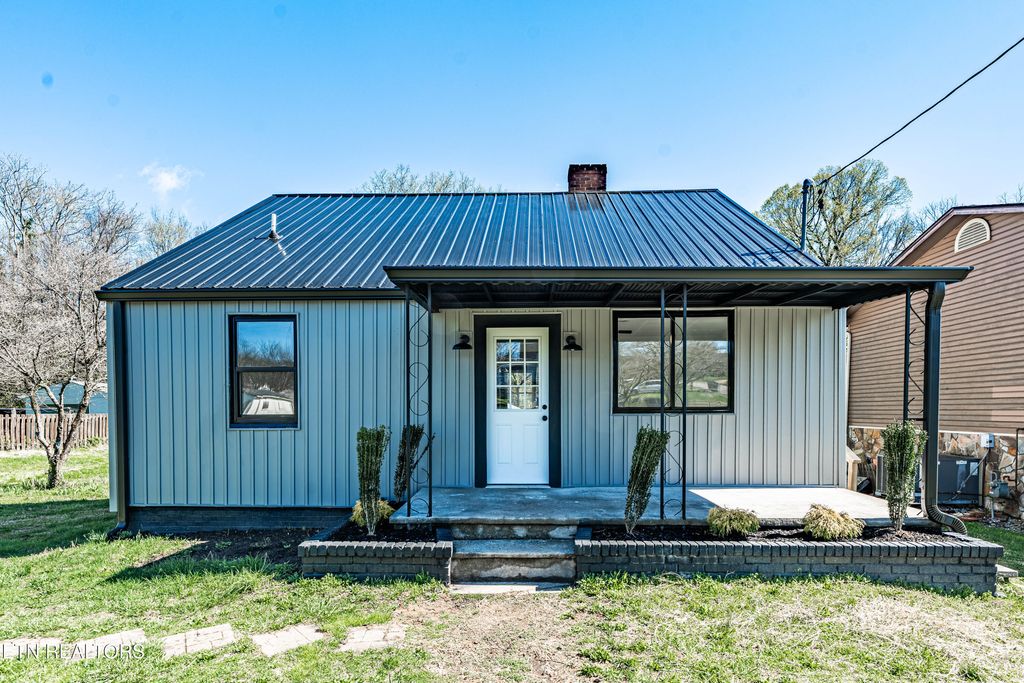 Photo of 3204 Oswald St, Knoxville, TN 37917 (MLS # 1333949)