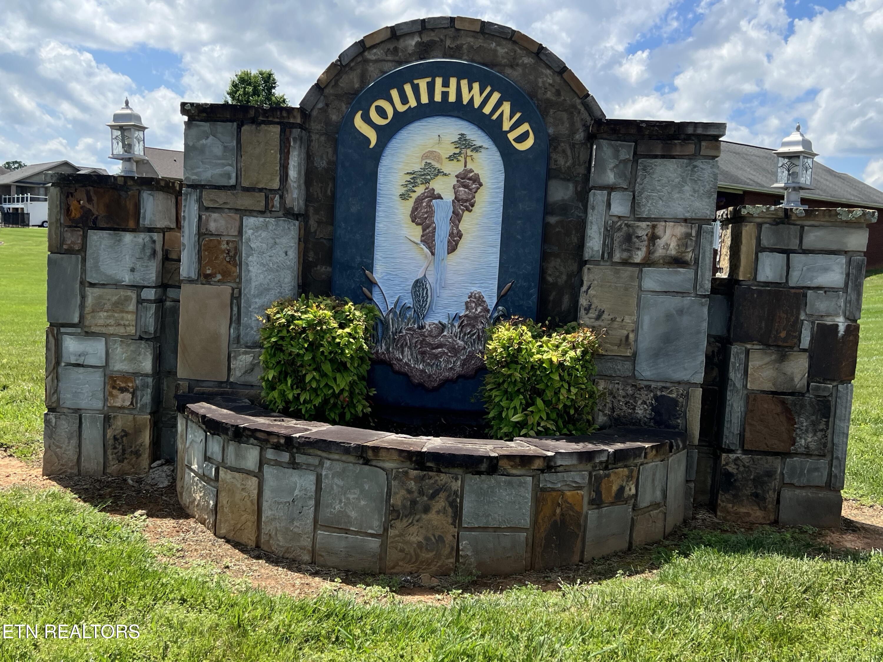 1018 Southwind Circle