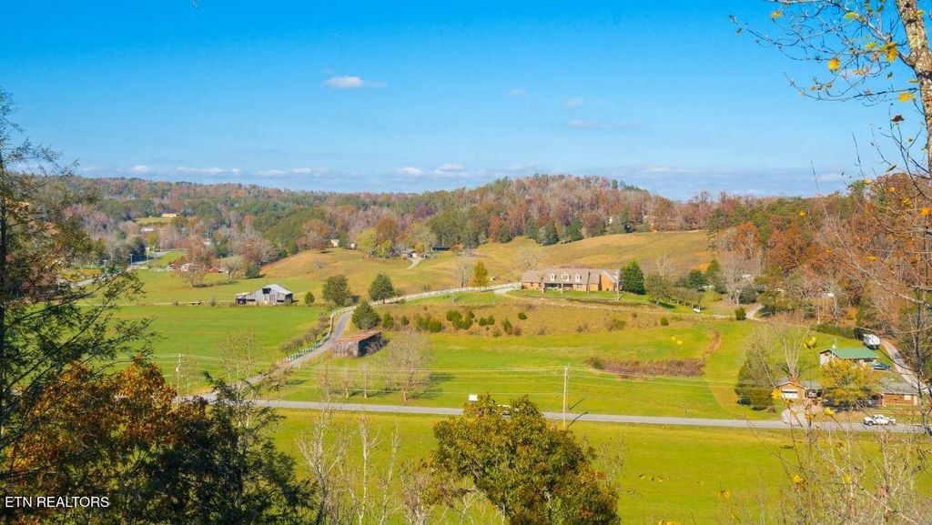 Photo of 1912 Creek Overlook Way, Pigeon Forge, TN 37862 (MLS # 1286084)