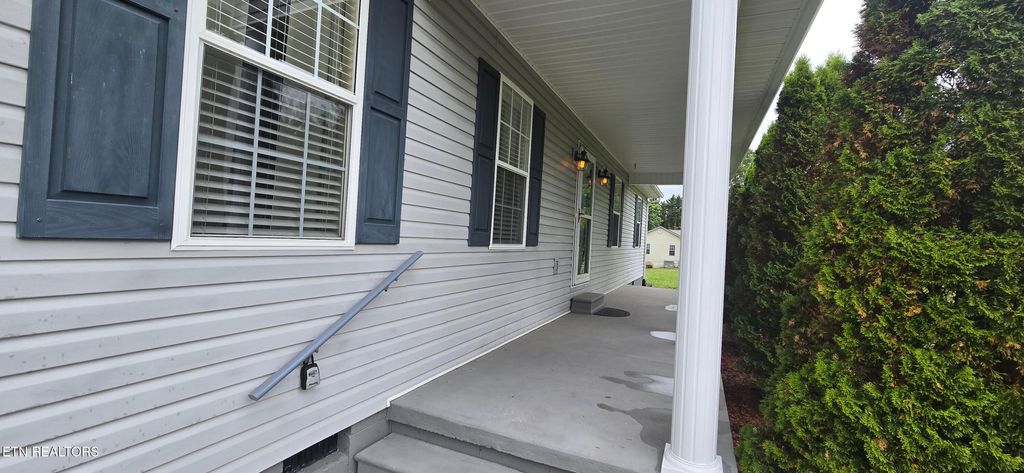 Photo of 144 Vineyard Rd, Sweetwater, TN 37874 (MLS # 1340200)