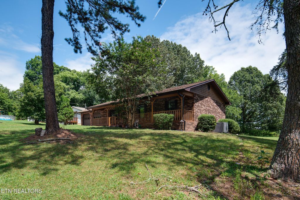Photo of 401 Burns Lane, Seymour, TN 37865 (MLS # 1310960)