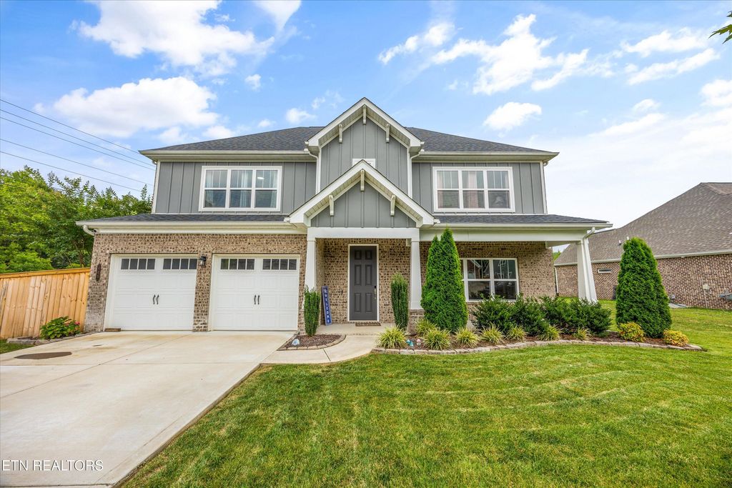 Photo of 105 Ashton Fields Drive, Lenoir City, TN 37772 (MLS # 1331611)