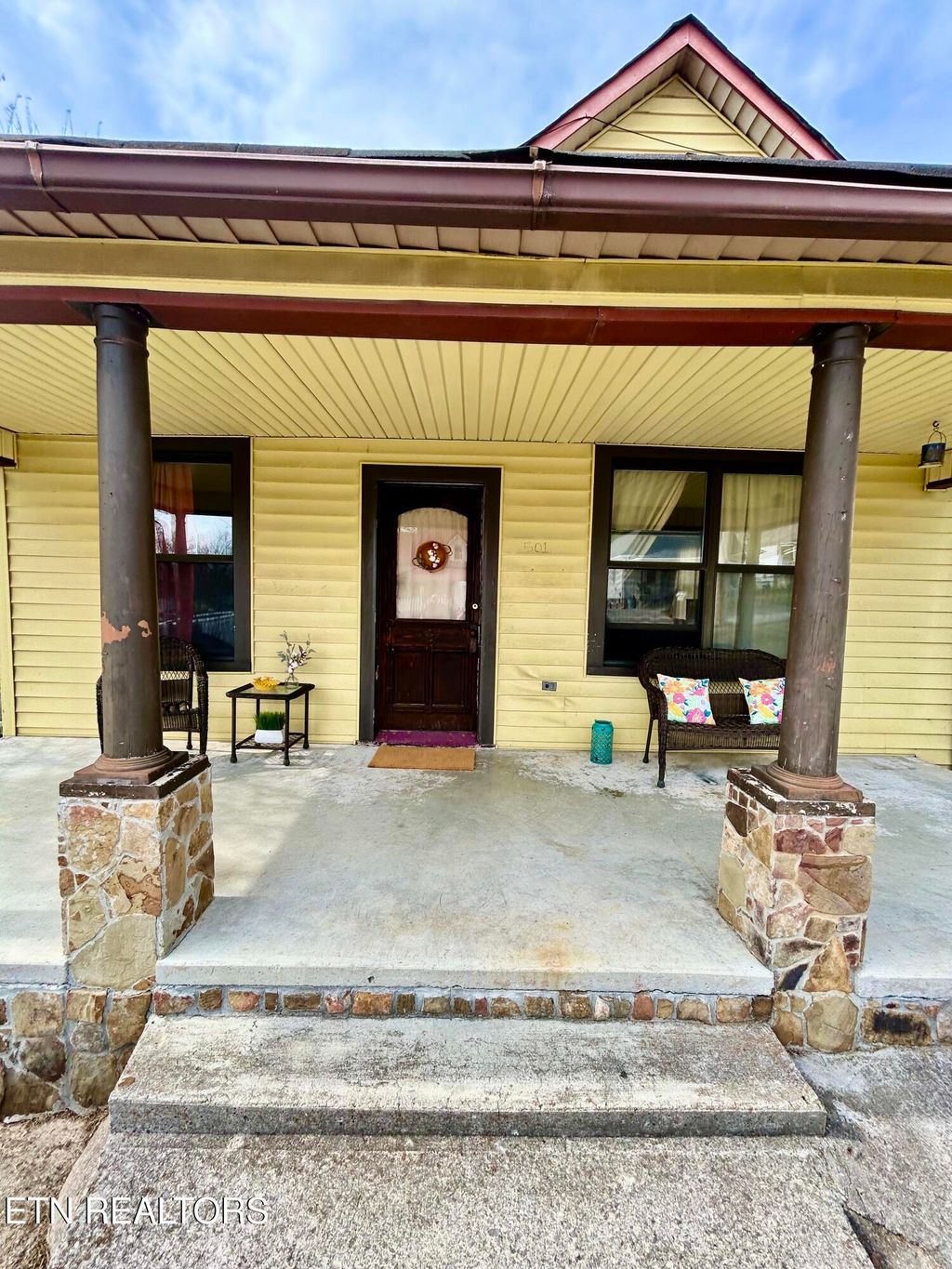 Photo of 501 E Prospect St, LaFollette, TN 37766 (MLS # 1331361)