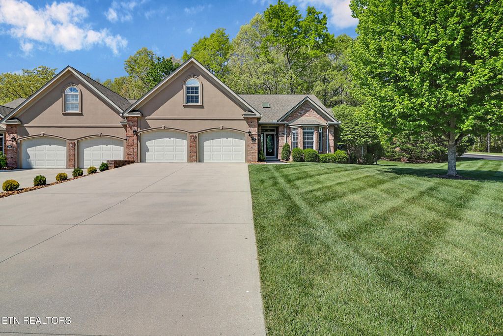 Photo of 150 Lafayette Terrace #28, Crossville, TN 38558 (MLS # 1338346)