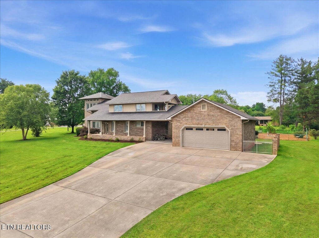 Photo of 1919 Northwood Drive, Maryville, TN 37803 (MLS # 1342462)