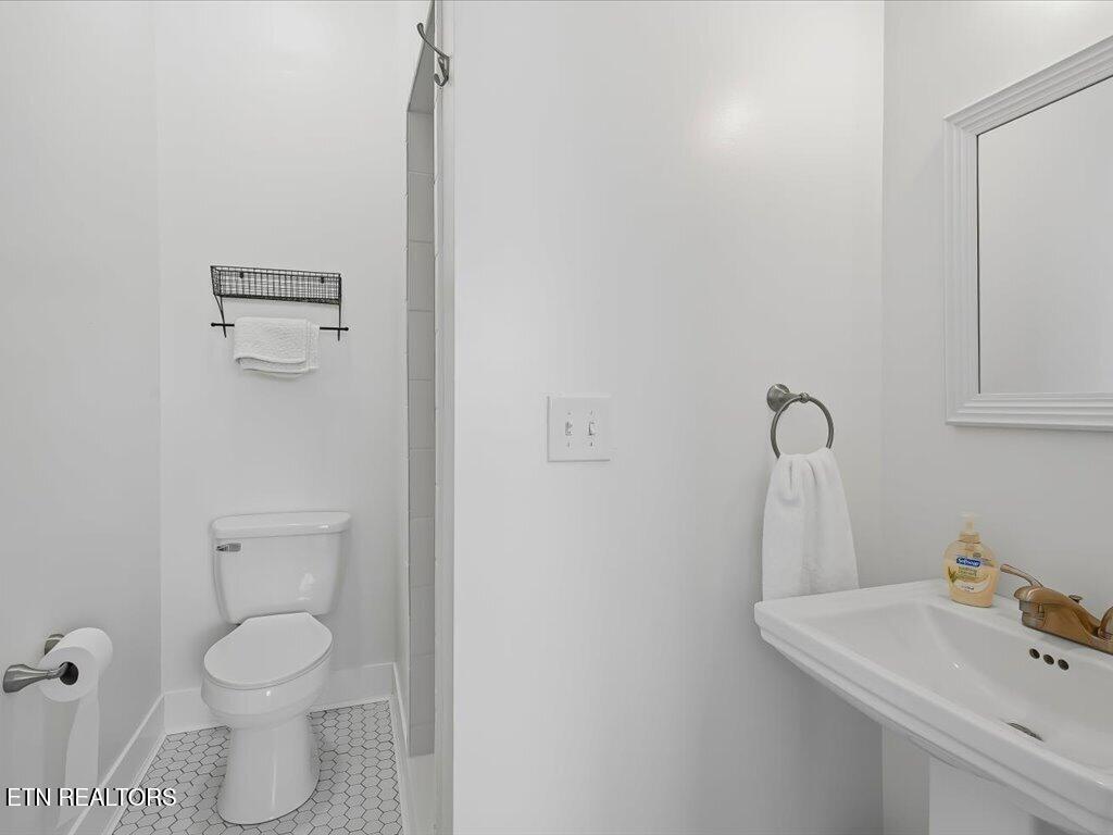 270 Sonshine Ridge Rd, Cosby, TN, 37722, USA, 2 Bedrooms Bedrooms, ,4 BathroomsBathrooms,Residential,Active,270 Sonshine Ridge Rd,1340976