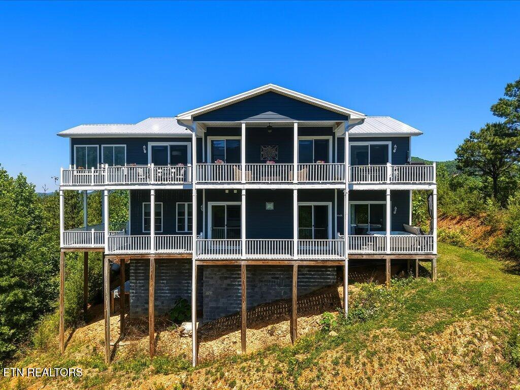 270 Sonshine Ridge Rd, Cosby, TN, 37722, USA, 2 Bedrooms Bedrooms, ,4 BathroomsBathrooms,Residential,Active,270 Sonshine Ridge Rd,1340976