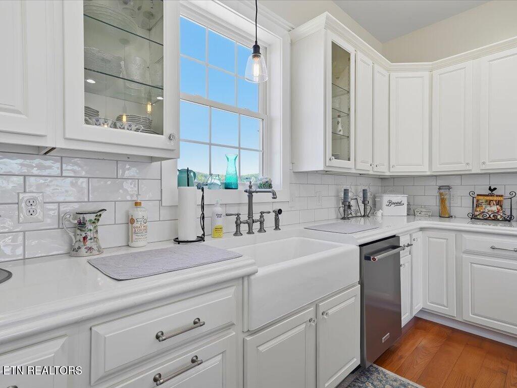 270 Sonshine Ridge Rd, Cosby, TN, 37722, USA, 2 Bedrooms Bedrooms, ,4 BathroomsBathrooms,Residential,Active,270 Sonshine Ridge Rd,1340976