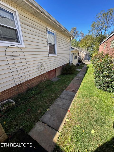 Tiny photo for 34 Hampton Square, Crossville, TN 38555 (MLS # 1319388)