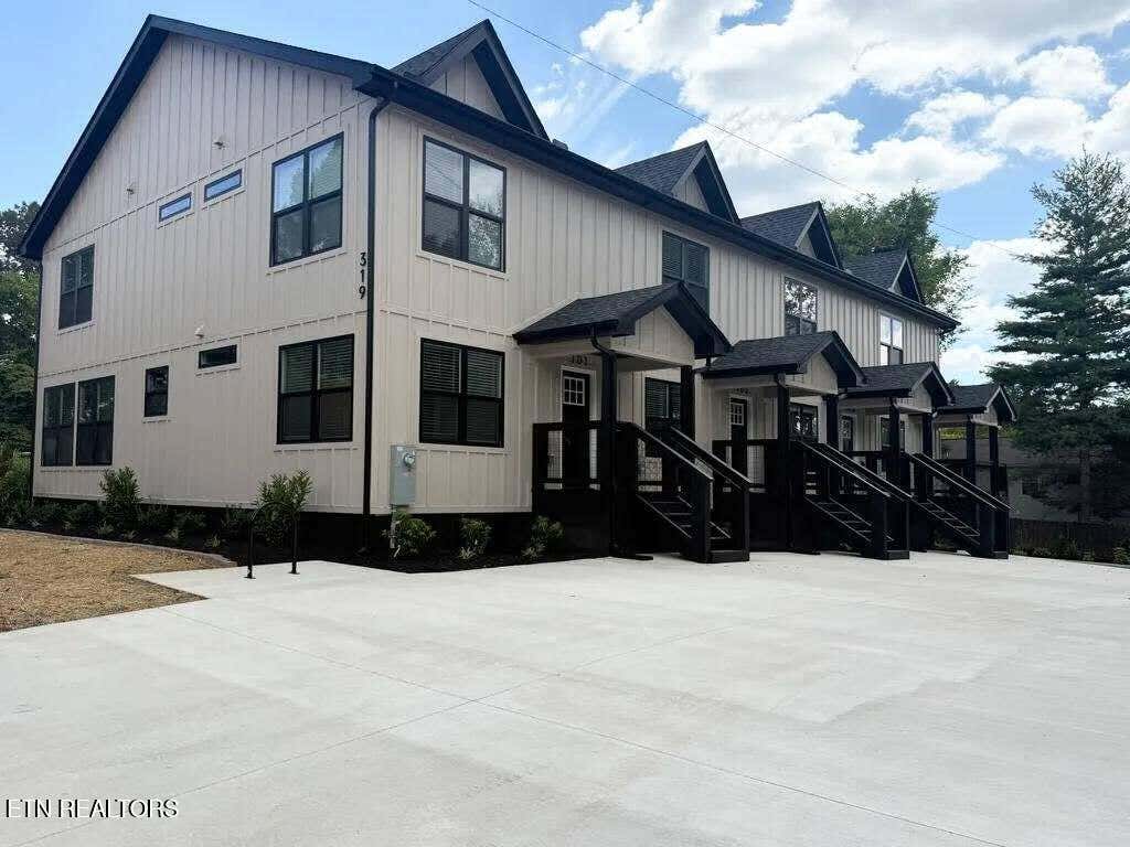 Photo of 319 Liberty St #102, Knoxville, TN 37919 (MLS # 1352572)