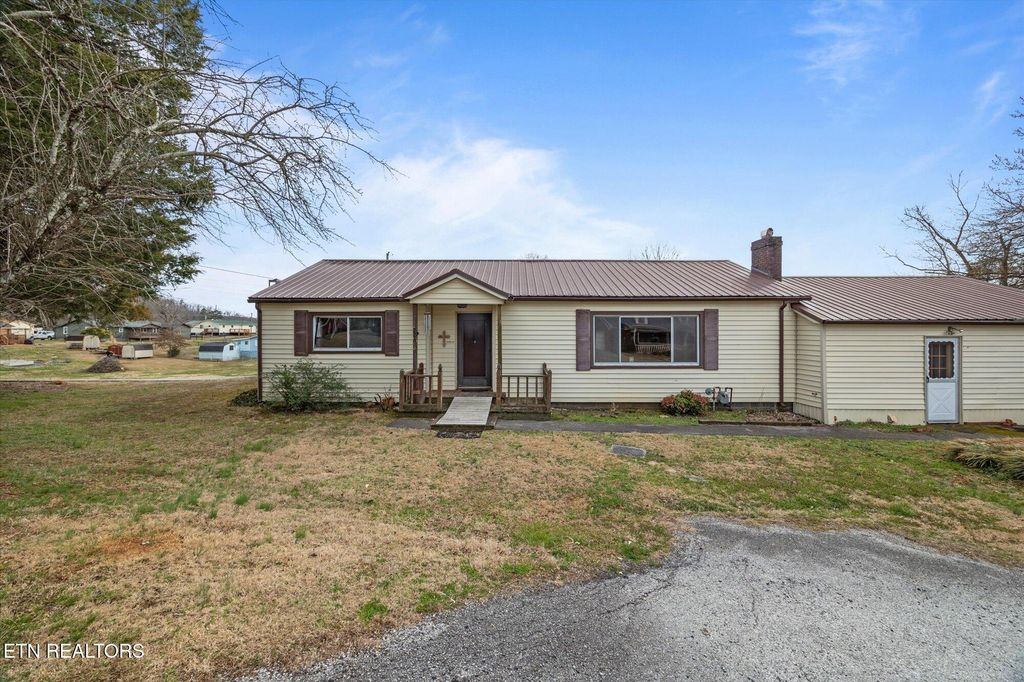 Photo of 226 Central Ave, Harriman, TN 37748 (MLS # 1292794)