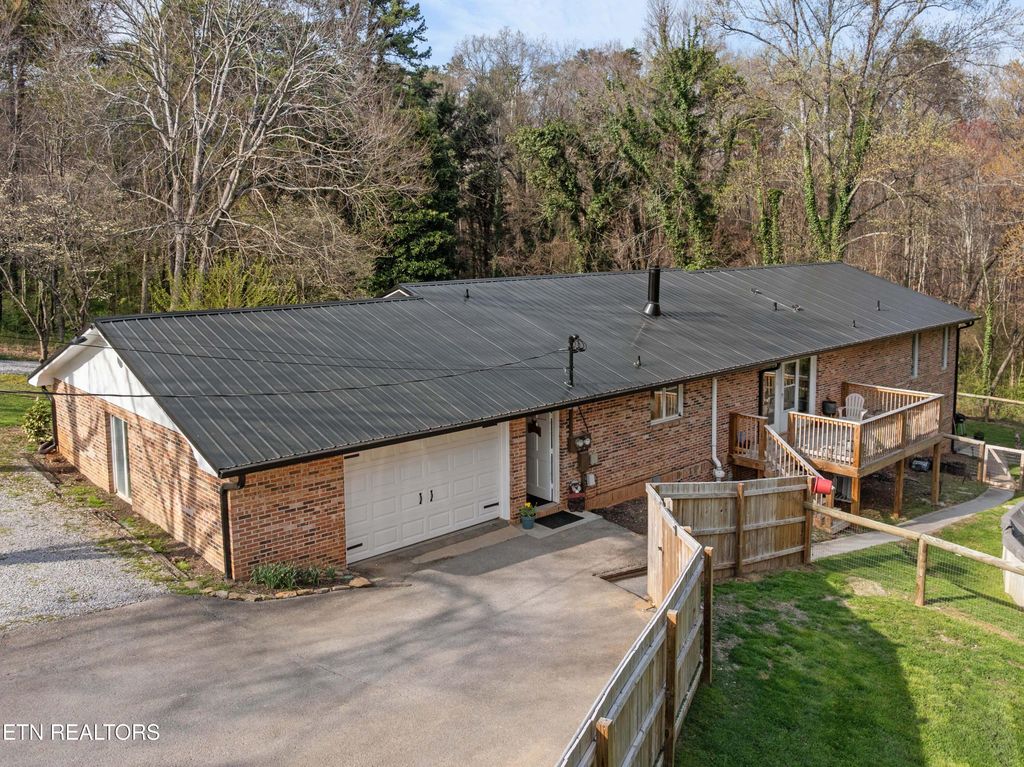 Photo of 6720 Ridgeview Rd, Knoxville, TN 37918 (MLS # 1334320)