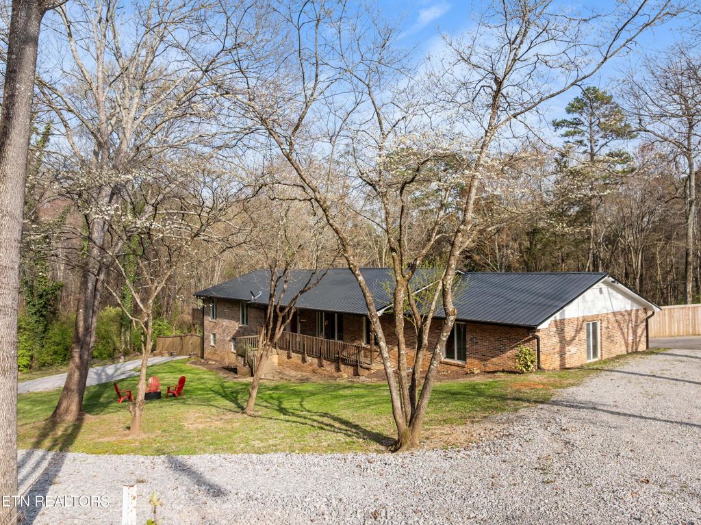 Photo of 6720 Ridgeview Rd, Knoxville, TN 37918 (MLS # 1334320)