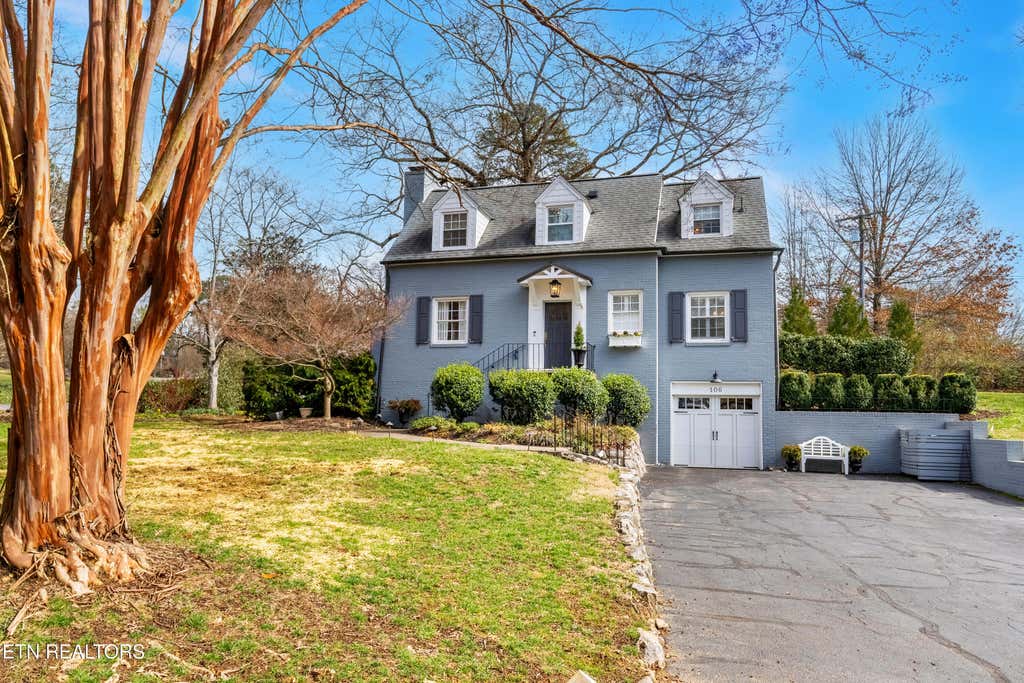 Photo of 106 Greenbrier Drive, Knoxville, TN 37919 (MLS # 1290237)
