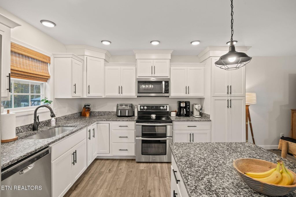 Photo of 6740 Parwood Drive, Baxter, TN 38544 (MLS # 1320680)