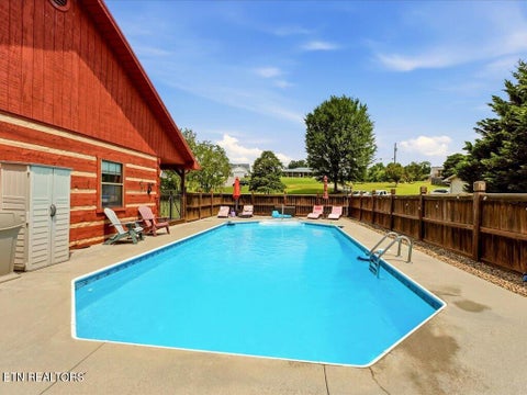 Tiny photo for 855 Chestnut Grove Circle, Dandridge, TN 37725 (MLS # 1347547)