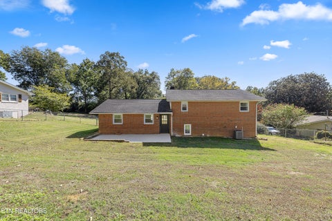 Tiny photo for 582 Strange Rd, Lenoir City, TN 37772 (MLS # 1359977)
