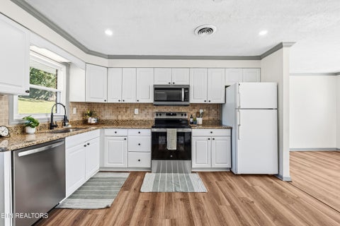 Tiny photo for 582 Strange Rd, Lenoir City, TN 37772 (MLS # 1359977)