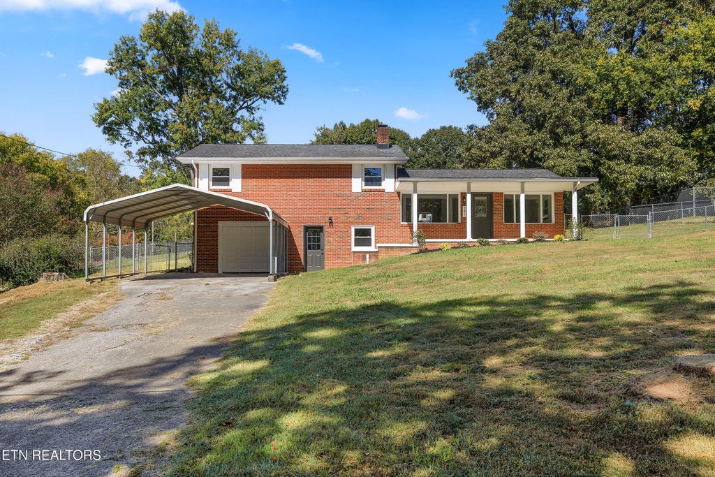 Photo of 582 Strange Rd, Lenoir City, TN 37772 (MLS # 1359977)