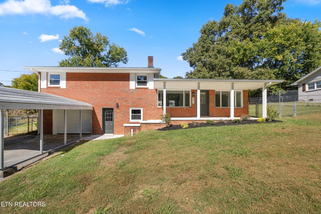 Photo of 582 Strange Rd, Lenoir City, TN 37772 (MLS # 1359977)