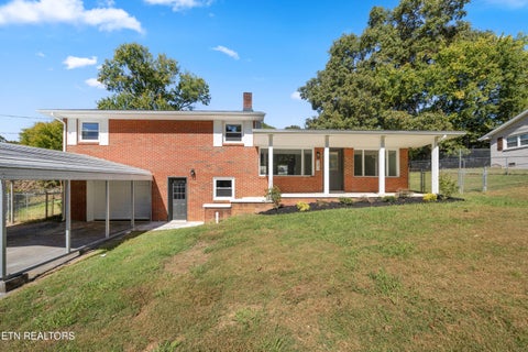 Tiny photo for 582 Strange Rd, Lenoir City, TN 37772 (MLS # 1359977)