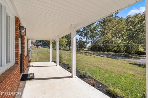 Tiny photo for 582 Strange Rd, Lenoir City, TN 37772 (MLS # 1359977)