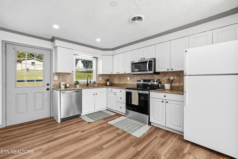 Tiny photo for 582 Strange Rd, Lenoir City, TN 37772 (MLS # 1359977)