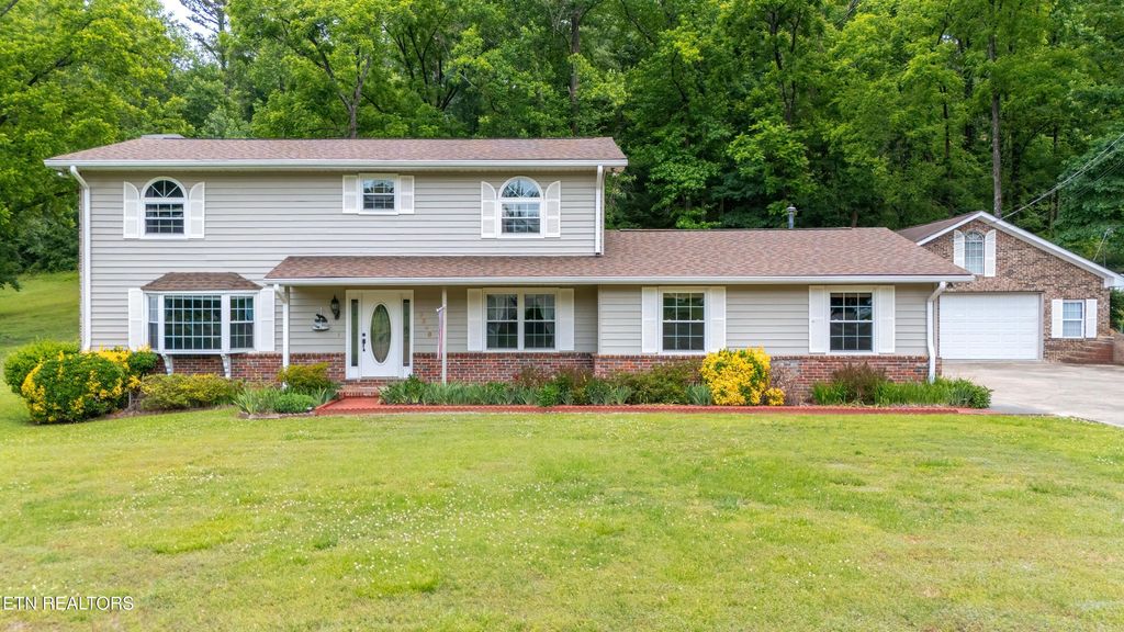 Photo of 6848 Ivanwood Drive, Hixson, TN 37343 (MLS # 1342846)