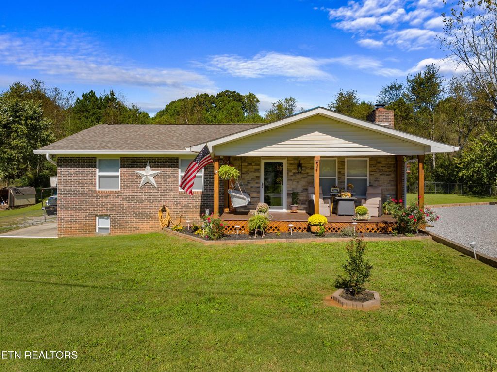 Photo of 2818 Pride Lane, Strawberry Plains, TN 37871 (MLS # 1278920)