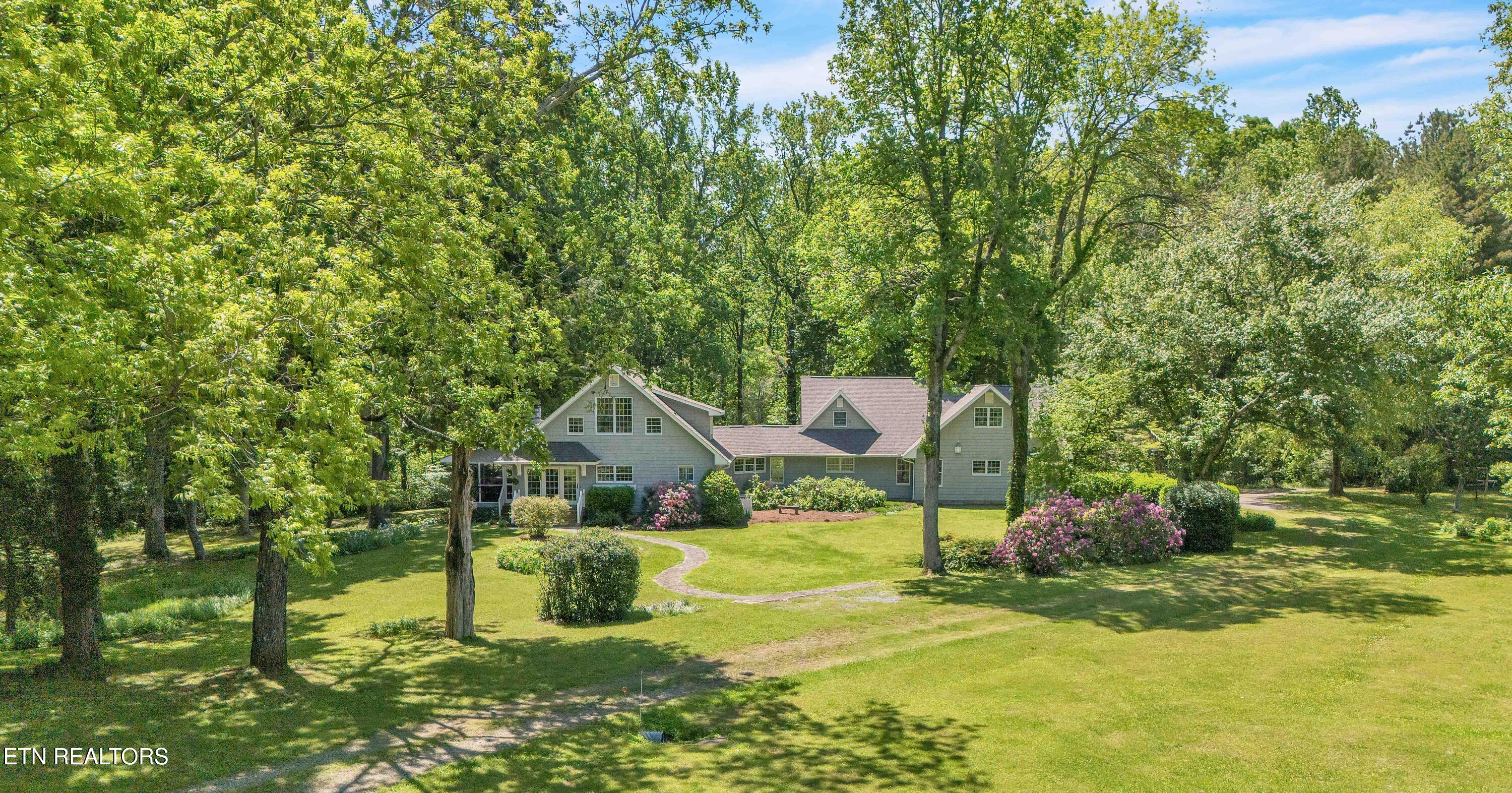 1025 Lowe Rd