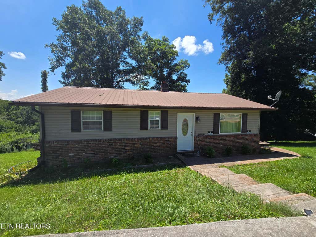 Photo of 1019 Cole Rd, New Tazewell, TN 37825 (MLS # 1350814)