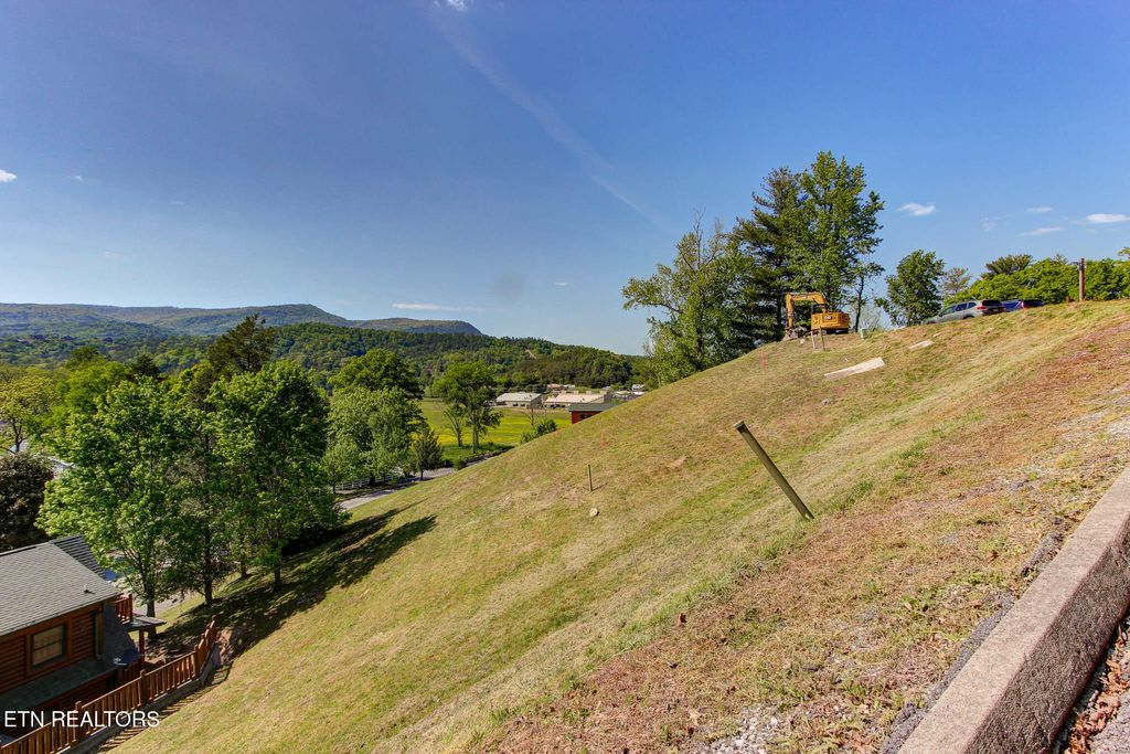 Photo of 1801 Stone Wood Way, Pigeon Forge, TN 37862 (MLS # 1339182)