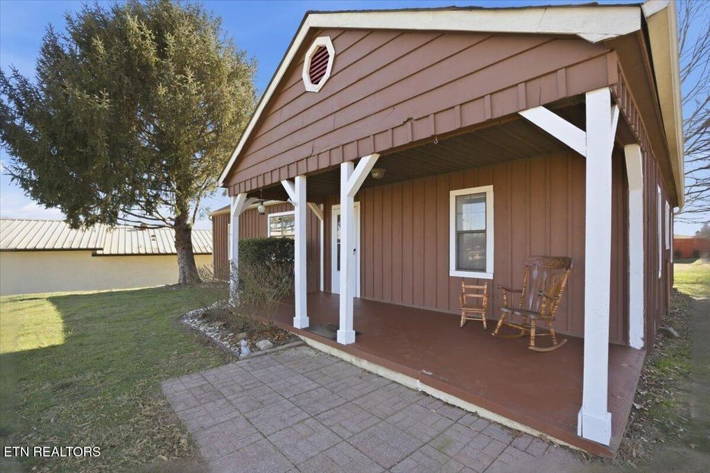 Photo of 1211 Foch St, Maryville, TN 37801 (MLS # 1327134)