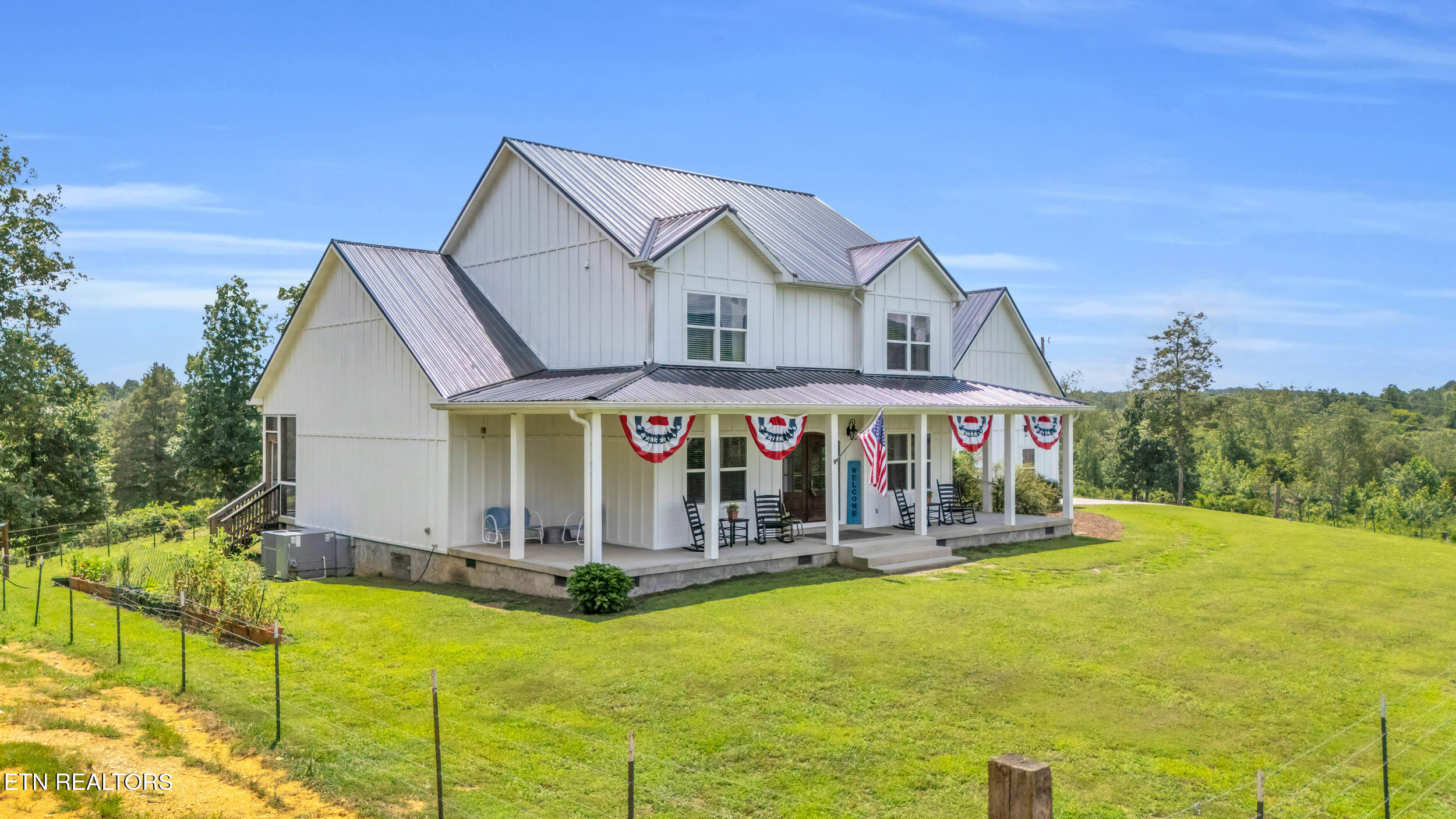 380 Wedgewood Lane