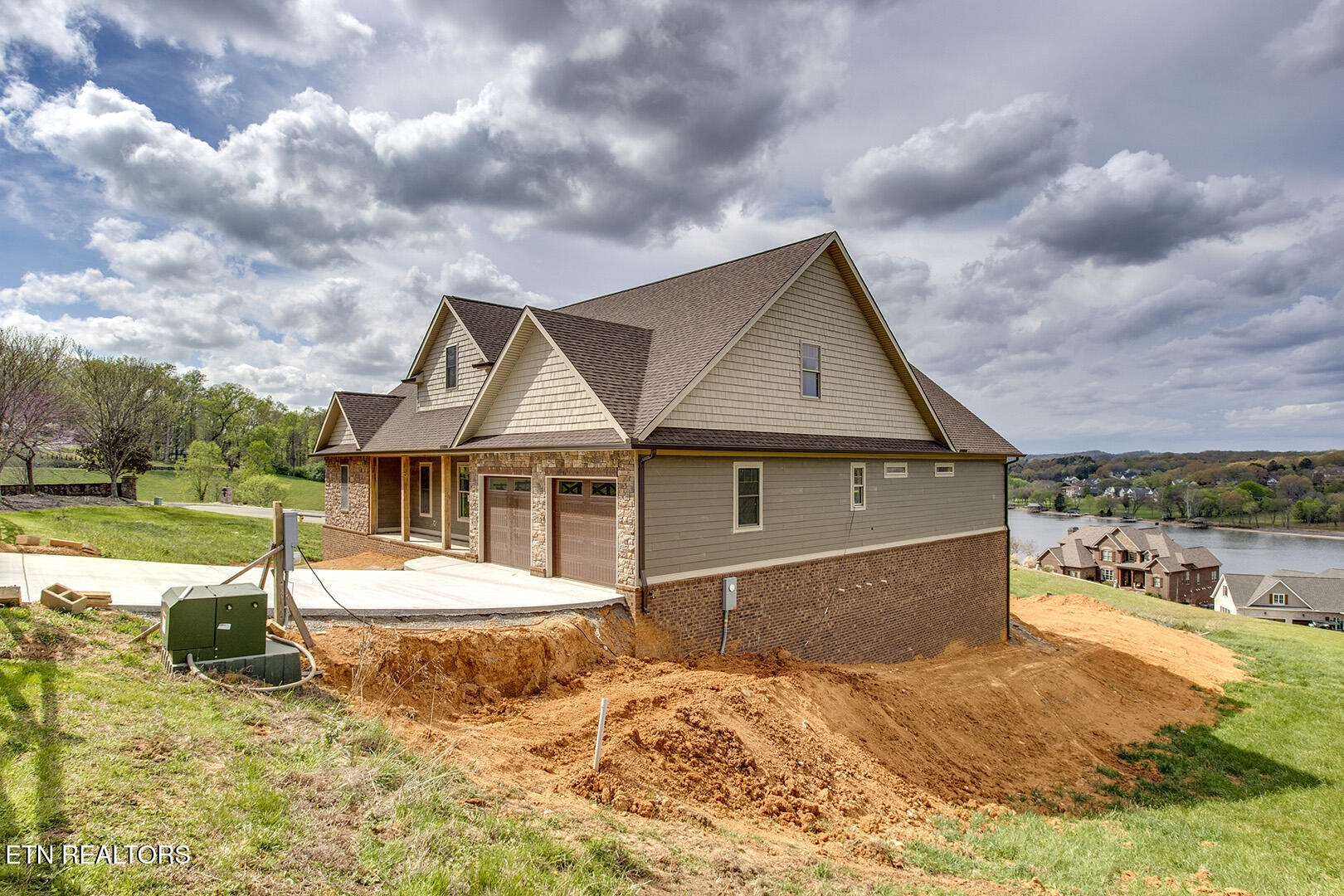 542 River Rd