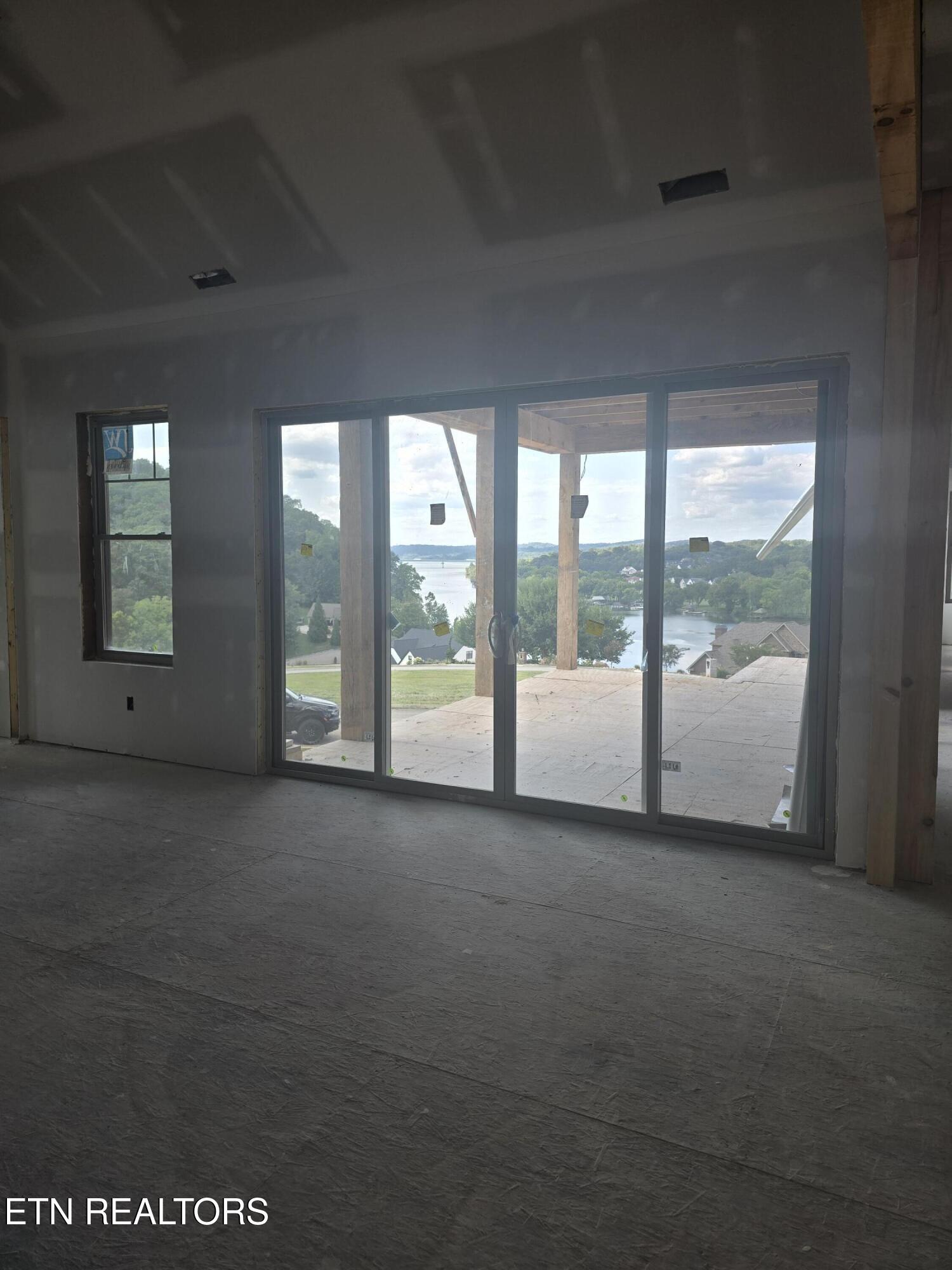 542 River Rd