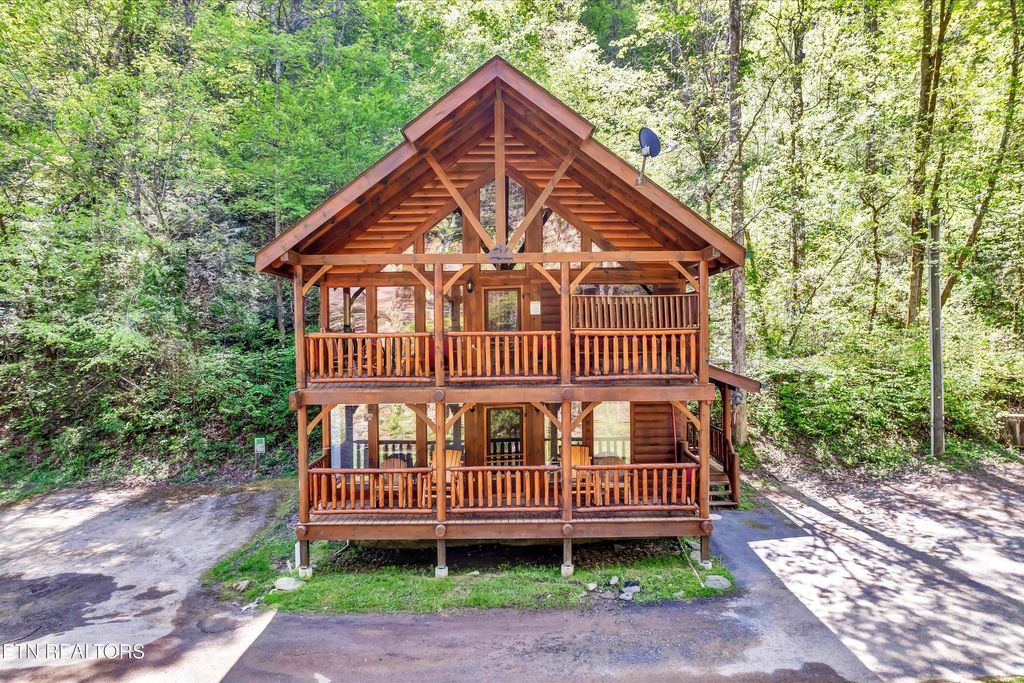 Photo of 335 Caney Creek Rd, Pigeon Forge, TN 37863 (MLS # 1298461)
