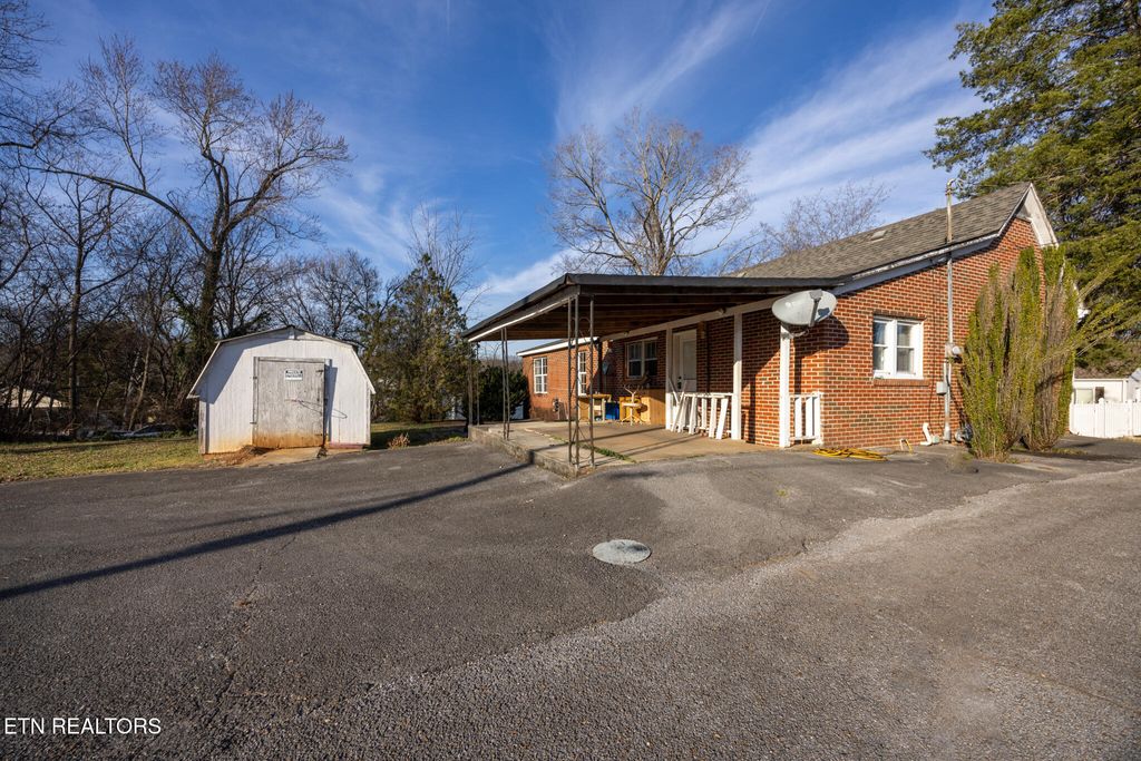 Photo of 110 S Kilgore Street St, Athens, TN 37303 (MLS # 1325531)