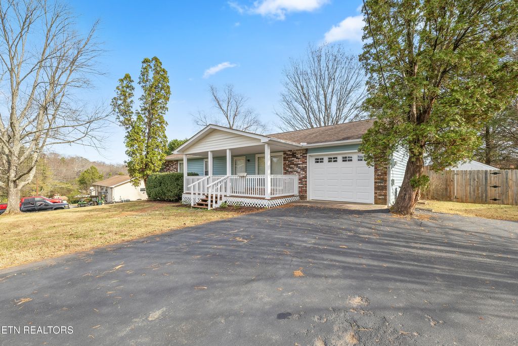 Photo of 8216 Rising Fawn Drive, Knoxville, TN 37923 (MLS # 1323186)